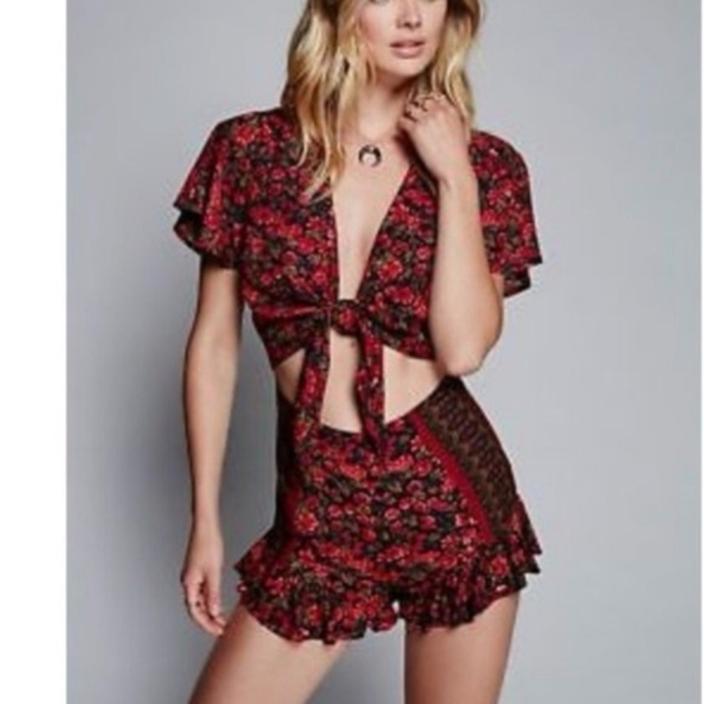 FREE PEOPLE red black printed surf date shorts romper 6 S M